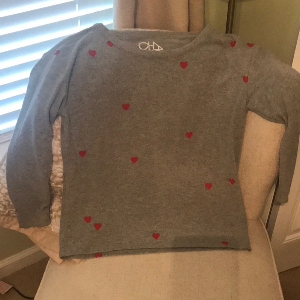 Chasor super soft light weight fleece like sweater. Gray with red hearts ♥️